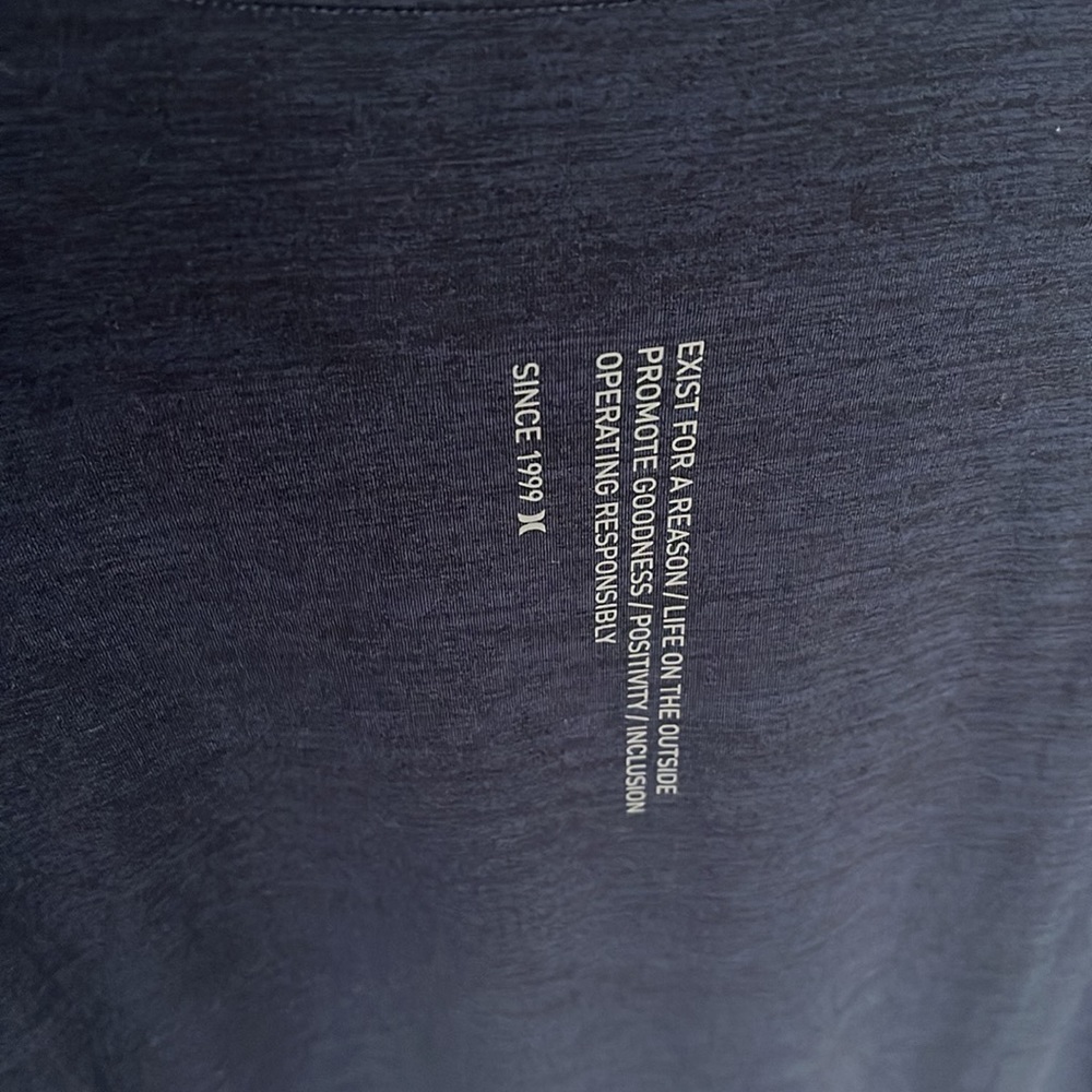 Hurley dry fit long sleeve shirt - Picture 4 of 4